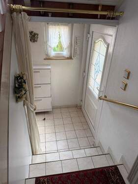 2025-11-20 Bahnweg7 Treppenhaus4 - 