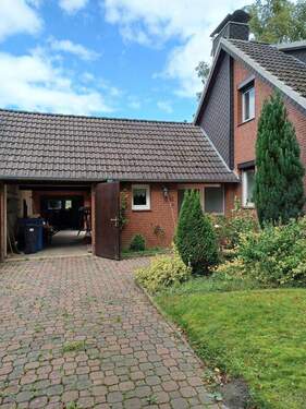Garageneinfahrt/ Stellplatz - Einfamilienhaus mit 100,00 m&sup2; in Osterholz-Scharmbeck zum Kaufen