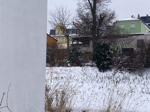 Garten - 1 Zimmer Mehrfamilienhaus, Wohnhaus in Netzschkau