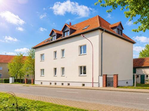 Gebäude - 3 Zimmer Etagenwohnung zur Miete in Mölbis