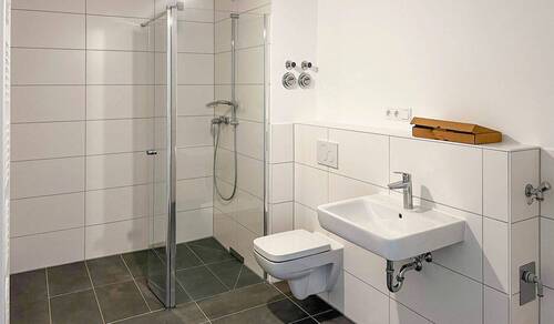 Duschbad - Etagenwohnung mit 98,40 m² in Düsseldorf zum Kaufen