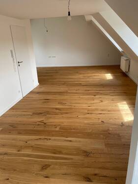 Wohnzimmer - 4 Zimmer Etagenwohnung zur Miete in Grünwald