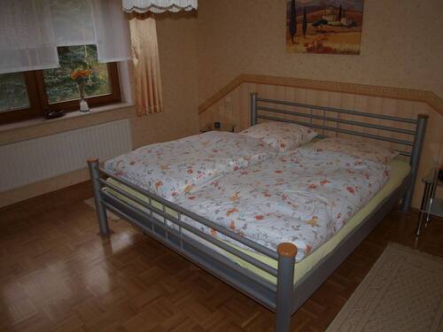 1. OG Schlafzimmer - 