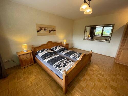 1. OG Schlafzimmer - 
