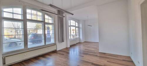 Schaufenster - WOHNEN und ARBEITEN in Görlitzer Südstadt mit großen Schaufenster