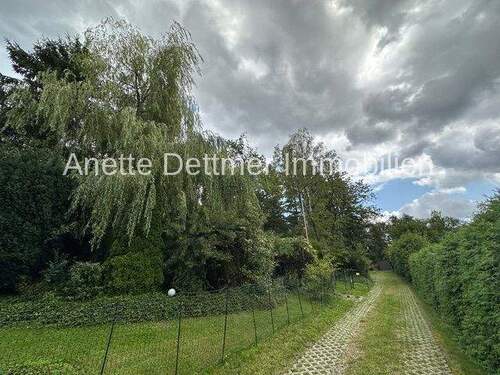 befestigter Weg zum Haus - 