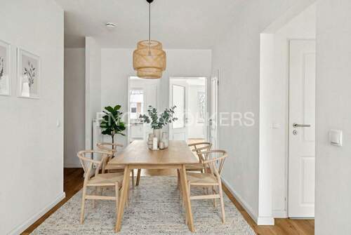 KI-generierter Einrichtungsvorschlag Essbereich - 3 Zimmer Etagenwohnung in Ahrensburg