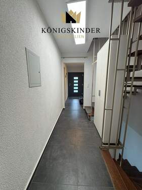 Flur EG - Reihenendhaus mit 176,00 m&sup2; in Albershausen zum Kaufen