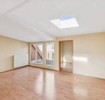 Helle Dachgeschosswohnung mit Dachterrasse in Spandauer Kiezlage - Berlin