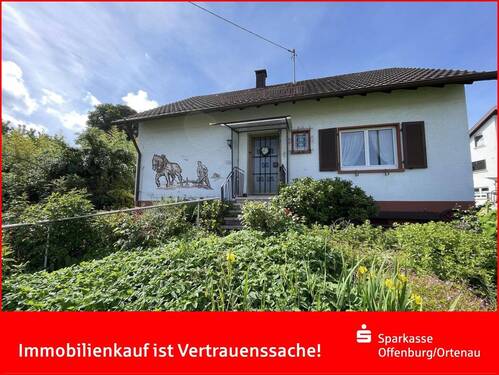 Außenansicht - Offenburg, Zell-Weierbach - Freistehendes Einfamilienhaus sucht liebevolle Familie!