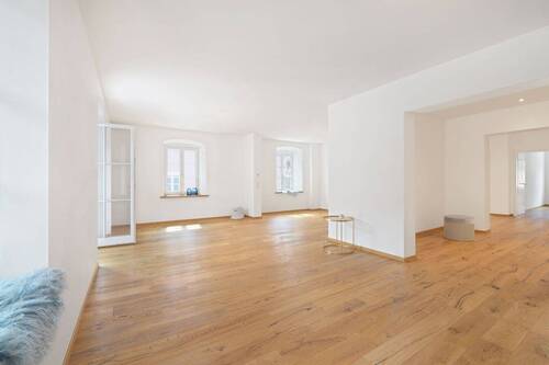 Wohnzimmer - 5 Zimmer Etagenwohnung zum Kaufen in Garmisch-Partenkirchen