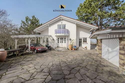 Repräsentativer Vorplatz mit Hauszugang - 1 Zimmer Einfamilienhaus zum Kaufen in Gerlingen