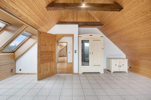 Raum 1 mit flexiblen Nutzungsmöglichkeiten - 