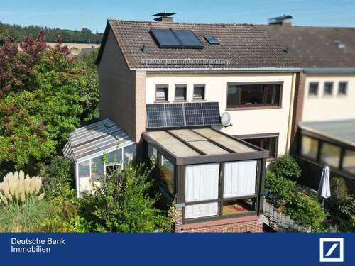 Außenansicht - Ihr neues Zuhause in Aerzen - gepflegtes Reihenendhaus mit Wintergarten und Gartenidylle