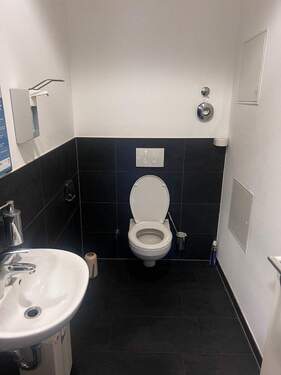 Frauen WC - Büro mit 50,00 m&sup2; in Hamburg zur Miete