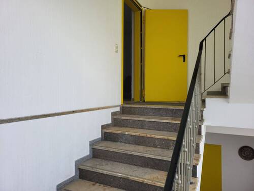 Zugang zur Wohnung - 2 Zimmer Etagenwohnung in Herschbach