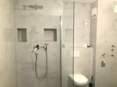 Teilansicht Badezimmer Etage 1 - 