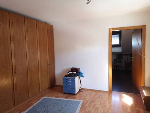 Ankleidezimmer im DG.jpg - 