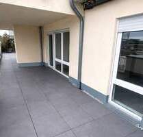 Helle 2-Zimmer-Wohnung mit großer Terrasse & TG-Stellplatz in zentraler Lage von Homburg