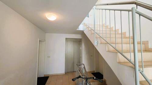 Hausflur - 3 Zimmer Etagenwohnung zum Kaufen in Stralsund