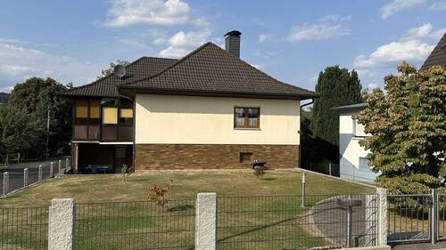 Hausansicht - 7 Zimmer Einfamilienhaus zum Kaufen in Bad Hersfeld-Sorga