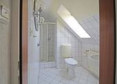 Bad im Dachgeschoss - 