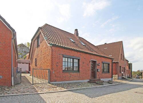 Einfamilienhaus - Charmantes Einfamilienhaus mit Blick zum Kalkberg