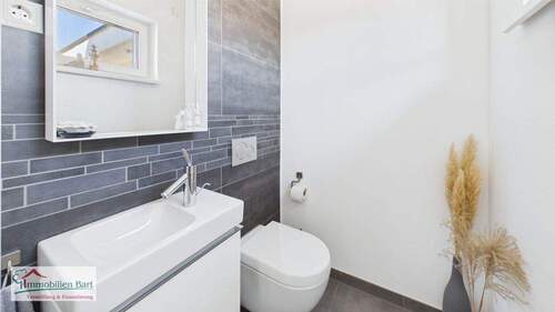 Gäste-WC - 4 Zimmer Einfamilienhaus in Wincheringen