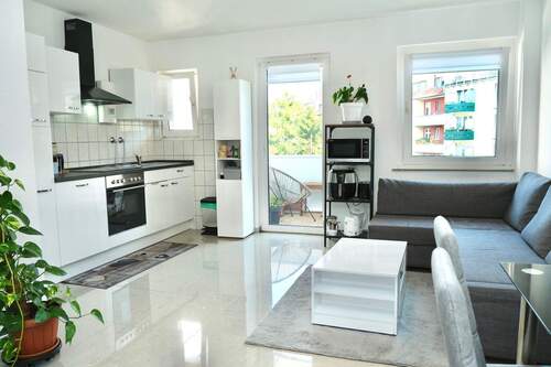 Wohnküche - Attraktive 3-Zimmer-Wohnung mit Balkon in Düsseldorf-Derendorf - vermietet bis Nov. 2026!