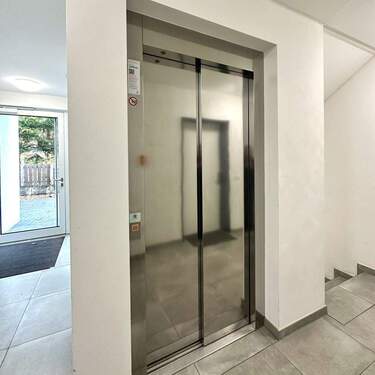 Fahrstuhl - 