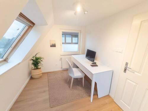 Homeoffice (oder Schlafzimmer) - 