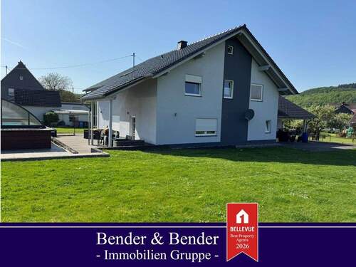 Gartenansicht - Modernes Einfamilienhaus mit stilvollem Garten, Pool & eigenem Friseursalon in ruhiger Lage nahe Hamm