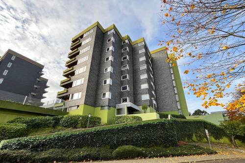 Frontansicht - 5 Zimmer Etagenwohnung zum Kaufen in Leverkusen