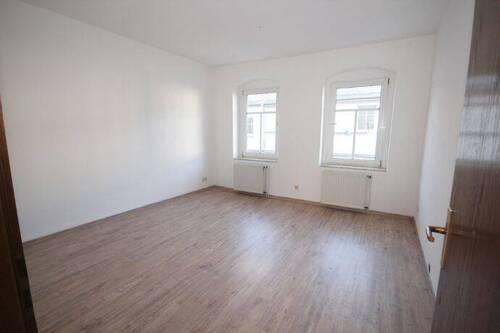 Wohnen - 3 Zimmer Etagenwohnung zur Miete in Döbeln
