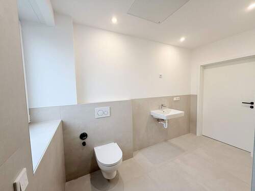 Badezimmer - 2 Zimmer Etagenwohnung zur Miete in Bielefeld