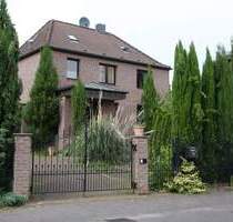 Zentral und grün gelegen in Ratingen Lintorf. Ideal für kleine Familie oder Berufspendler