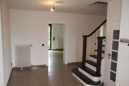 Eingangsbereich - 5 Zimmer Einfamilienhaus zur Miete in Ratingen