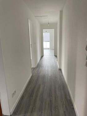 Eingang und Flur - 3 Zimmer Etagenwohnung zur Miete in Moers