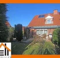 * Top gepflegte Haushälfte * EBK * Vollkeller * Carport * ausgebauter Spitzboden * Terrasse * - Geesthacht