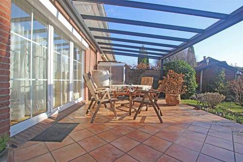 Blick auf die überdachte Terrasse - 