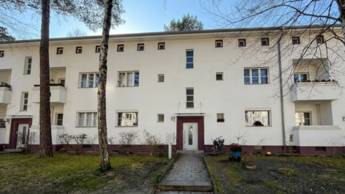 Hausansicht - Ruhig gelegen, solide vermietet - Jetzt in eine wertstabile Wohnung investieren!