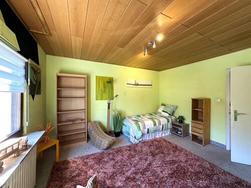 … helles Kinderzimmer - 