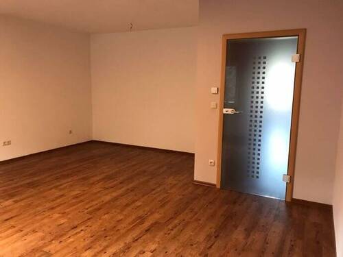 Zimmer 1 - Büro in Solms zur Miete