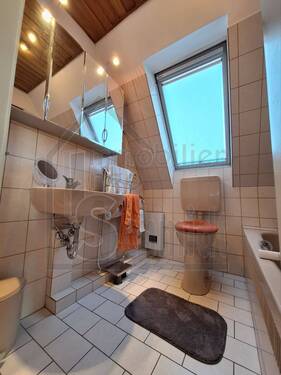 Bad mit Wanne OG - 