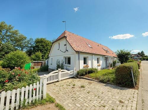 Hofeinfahrt - 2 Zimmer Doppelhaushälfte zum Kaufen in Wittenbeck