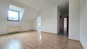 20250703_092536.jpg - 2-Raum Dachgeschoßwohnung - 230,00 EUR Kaltmiete, ca.  51,00 m² Wohnfläche