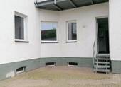 Terrasse mit Ausgang von Küche her - 