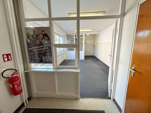 Eingangsbereich Büro EG - 