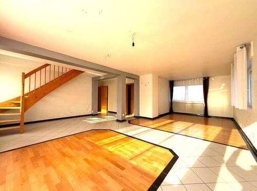 Wohnzimmer_1.jpg - Mehrfamilienhaus, Wohnhaus mit 153,90 m² in Ehrenkirchen zum Kaufen