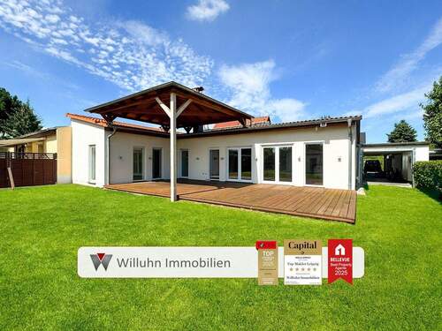 Terrasse in Süd-Ausrichtung - Bezugsfrei: Massives Bungalow und Doppelhaushälfte l Kamin l Wintergarten l Garage